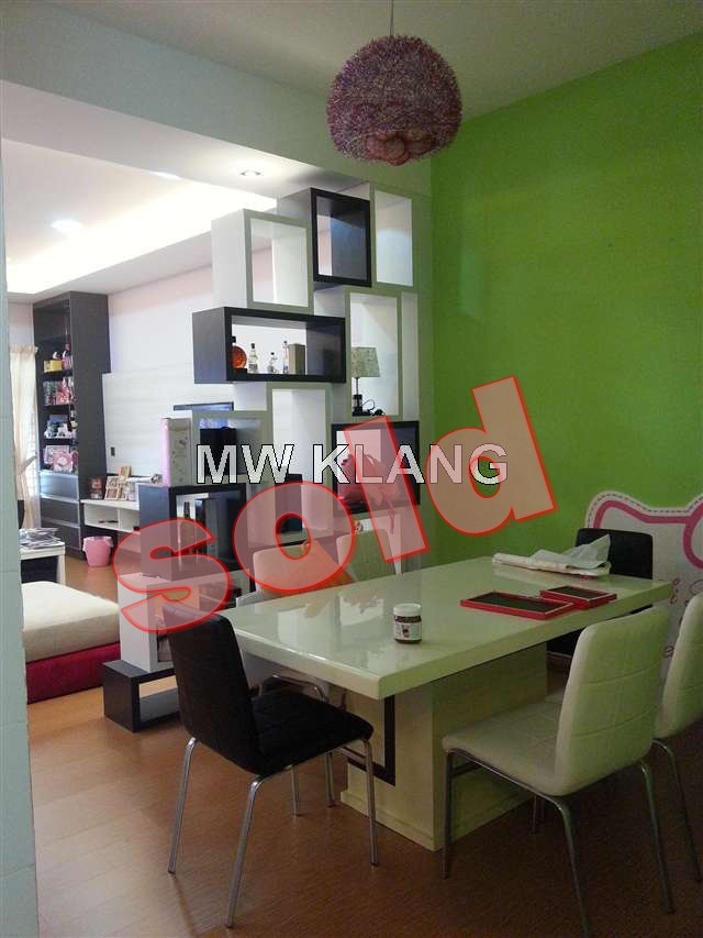 BANDAR PARKLAND, 2 STRY LINK HOUSE. FULLY RENOVATED. 22X75. RM 650,000. sold