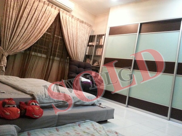 BANDAR PARKLAND 2 STRY LINK HOUSE~ PARTLY RENOVATED. 22X75. RM 620,000. SOLD