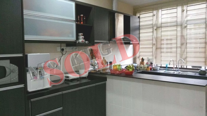 BANDAR PUTERI , 2 STRY LINK HOUSE. PARTLY RENOVATED. 22X75 SF. RM 578,000
