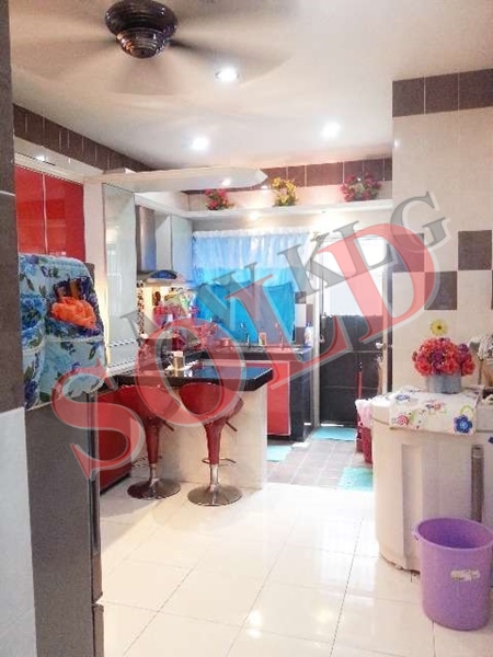 BANDAR PUTERI, LAVENDAR, 2 STRY LINK HOUSE. PARTLY RENOVATED. 22X75. RM 600,000